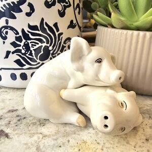 Fitz & Floyd White Ceramic Pig Figurines Salt & Pepper Shakers